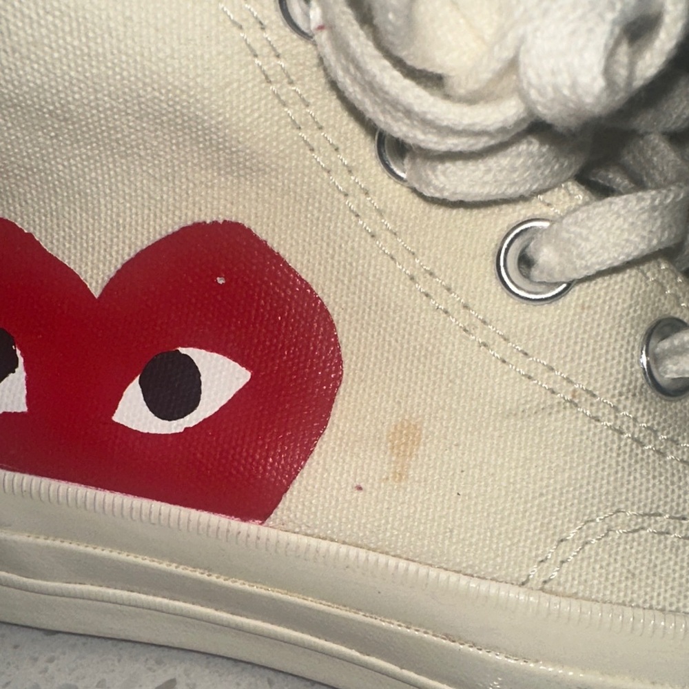 Converse High-Top Sneakers in Cream and‎ Red - Picture 5 of 13